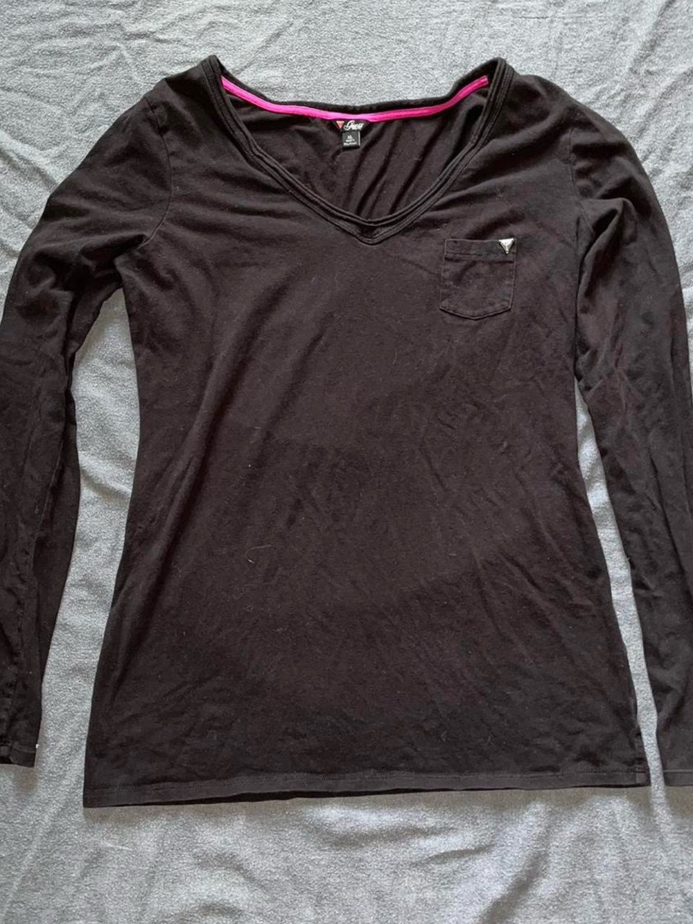 Guess long sleeve v-neck shirt